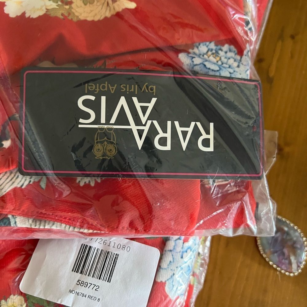 Rara Avis by Iris Apfel Red Floral Wide Leg Pants - Red - Picture 6 of 7